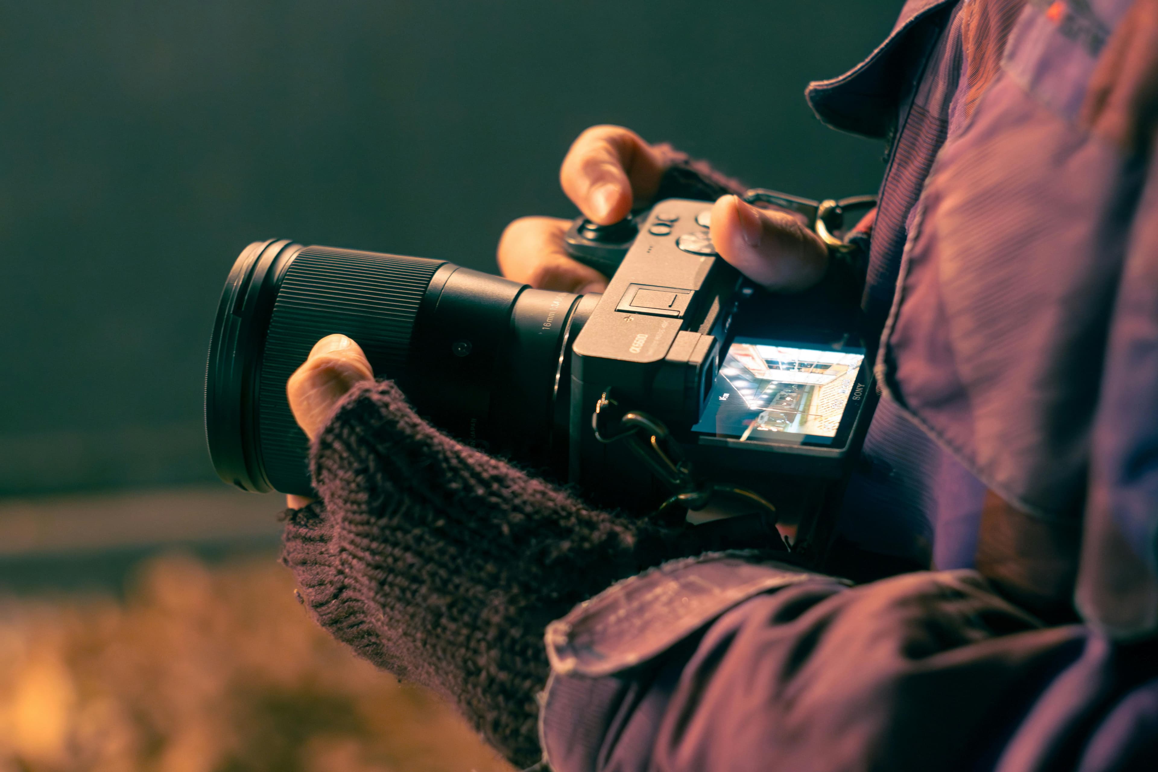 কনসার্টের অভিজ্ঞতা উন্নত করতে: বাংলাদেশের ফটোগ্রাফার এবং সিনেমাটোগ্রাফারদের ভূমিকা