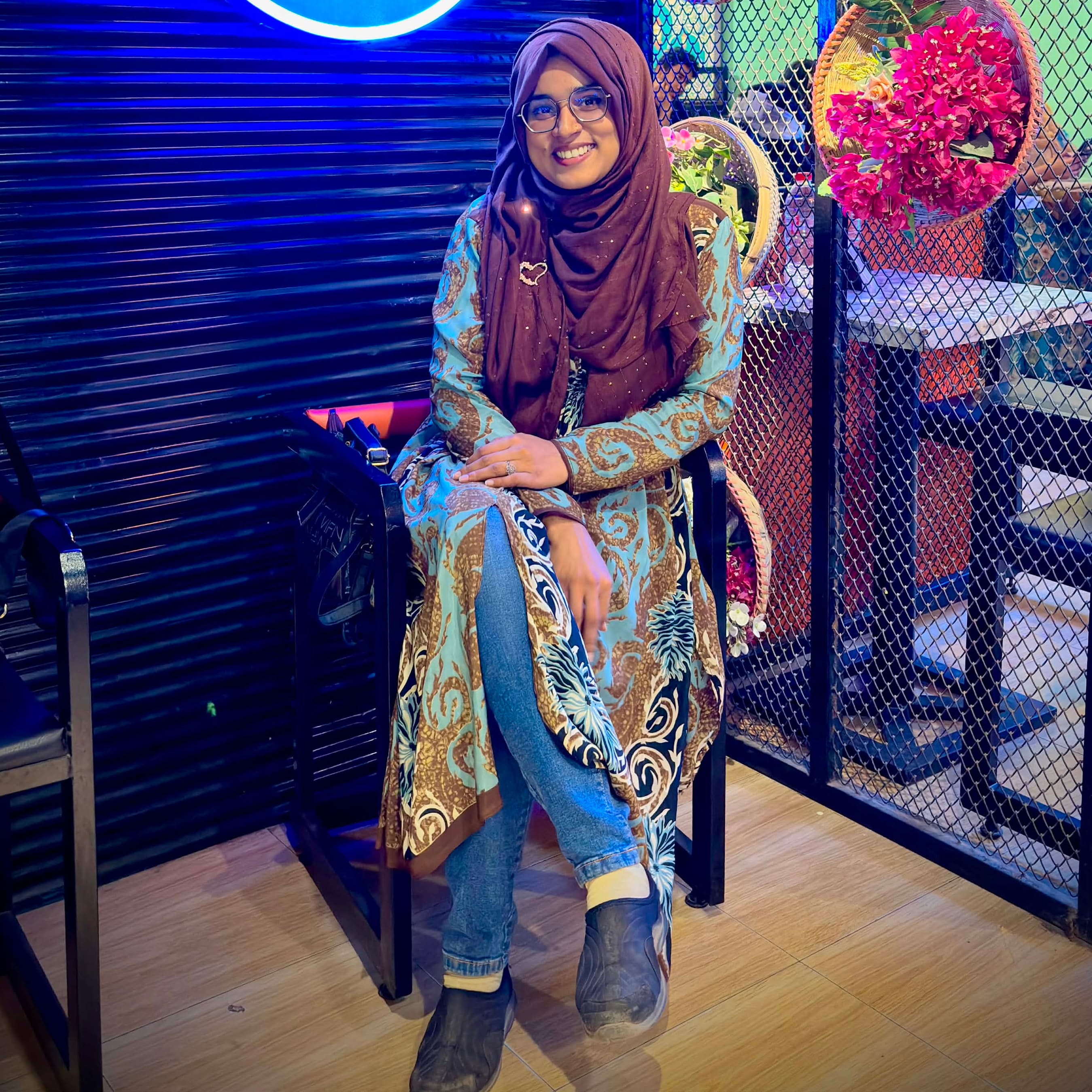 Nazibah Tanzin Emu - হেনা / মেহেদী শিল্পী